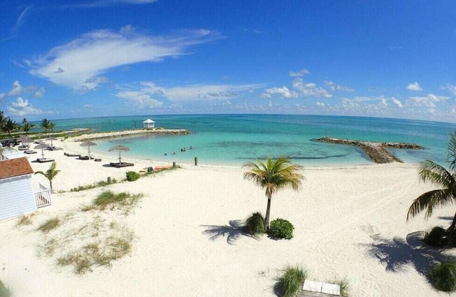Right on the Beach | Private Garden | Family Friendly | Grill