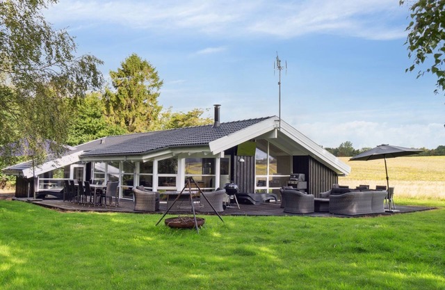 "Rik" - 350m from the sea by Interhome