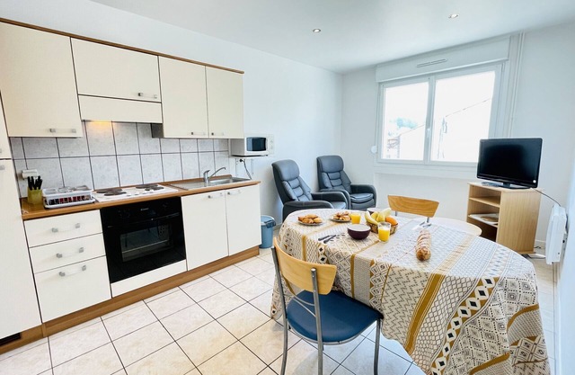 Rimbaud: Apartment 300 metres from the thermal baths (public parking)