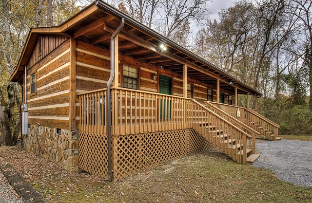 Rippling Waters: Your Smoky Mnt Escape is Simply Stream-ing with Relaxation!