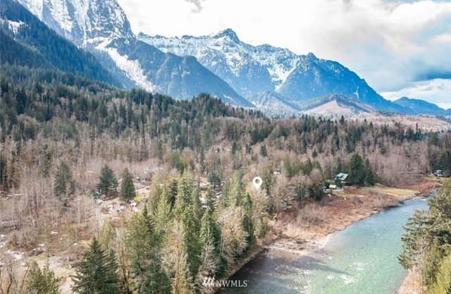 Rising Sun Retreat- peaceful riverfront views spa