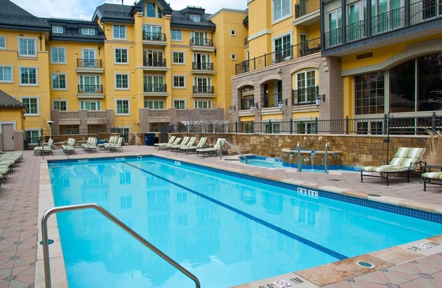 Ritz Carlton Club - 2 Bedroom 2.5 Bath Holiday Week Ski Paradise!