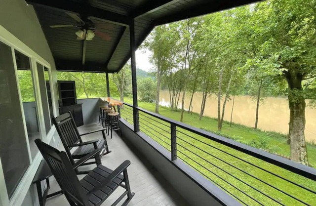 River House - Cottage with KY River View & Access