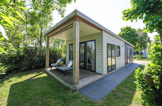 River Lodge 'Wellnesshuus' with whirlpool, sauna, bathtub, and sun shower | 2 people