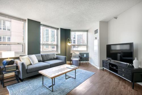 River N 1BR w Gym WD nr Magnificent Mile CHI-162