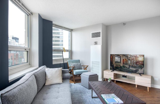River N 1BR w Gym WD nr Mag Mile CHI-86