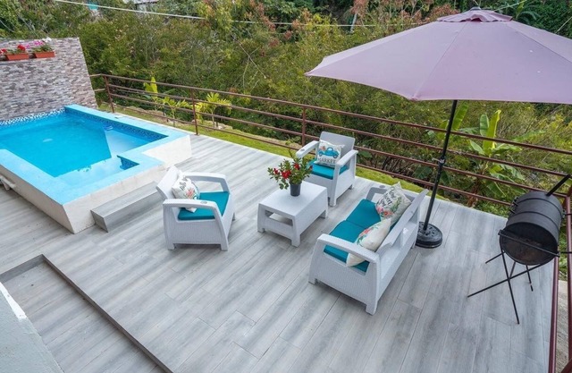 RIVER VIEW/VILLA FRENTE AL RIO/PEACE BY THE RIVER