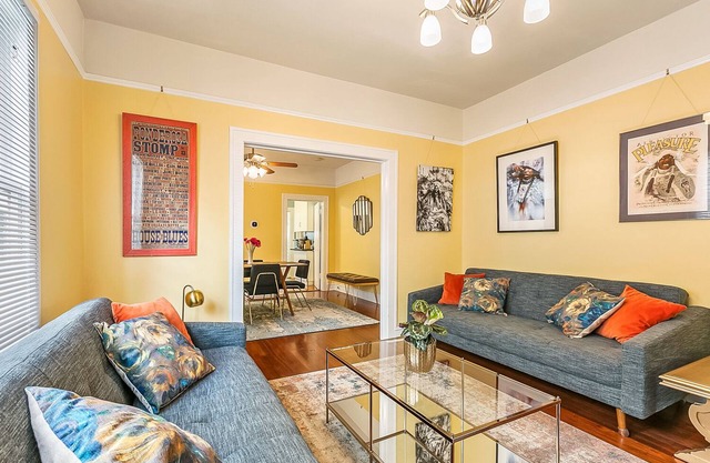 Riverbend Gem in Historic Carrollton Uptown