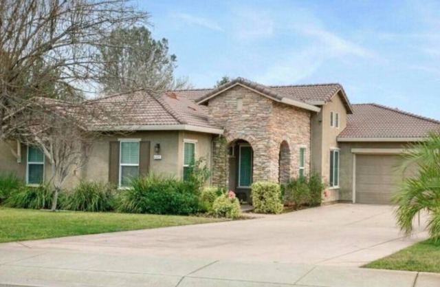 Rivercrest Branch House