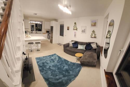 Riveredge Apartment