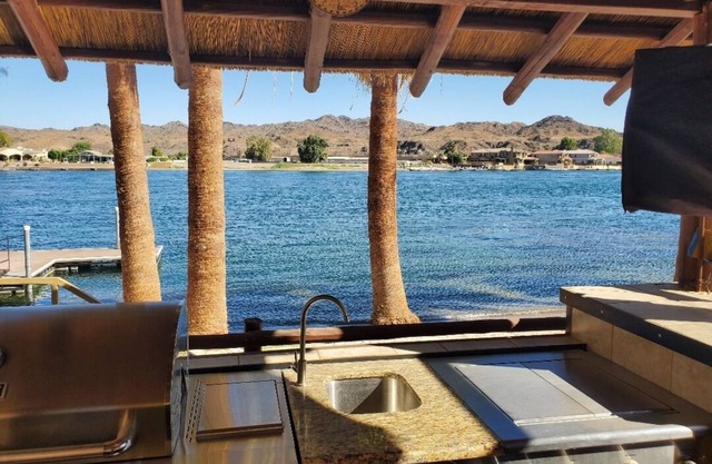 Riverfront Beach Villa 7 Colorado River