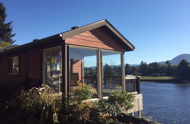 Rivers Edge Cottage on the Oregon Coast