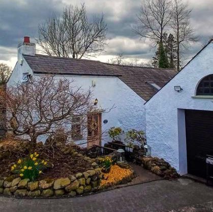 Riverside Cottage at Logwood Mill
