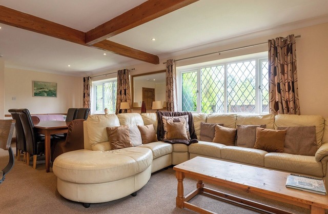 Riverside Cottage-UK41439