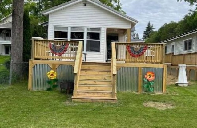 Riverside Escape Perfect for Families & Friends