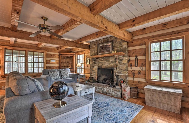 ‘Riversong’ Cabin w/Fire Pit on North River