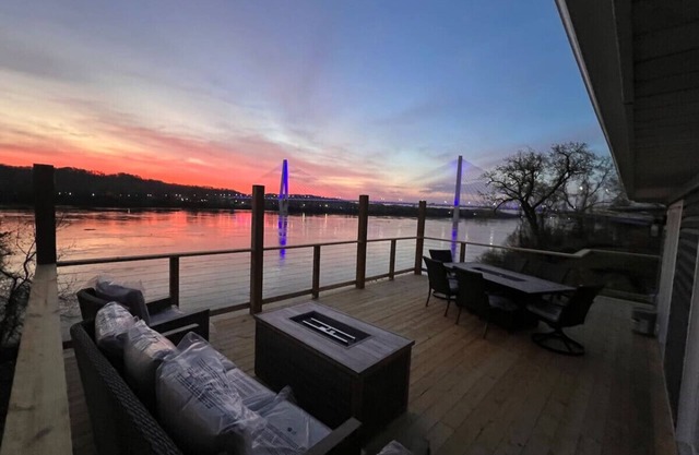RiverSuite2 - A the view that soothes a soul.