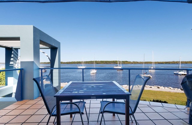 Riverview Apartment 2.6 - Enjoy the best of riverside living