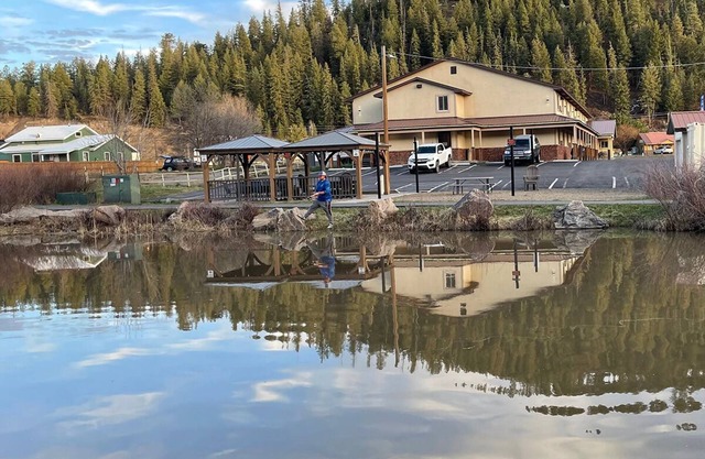 RiverWalk Inn