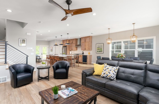 Riverwest Escape-Base Spirit Mtn, Sauna, Trails, Dog Friendly, 20% off Bike Rentals