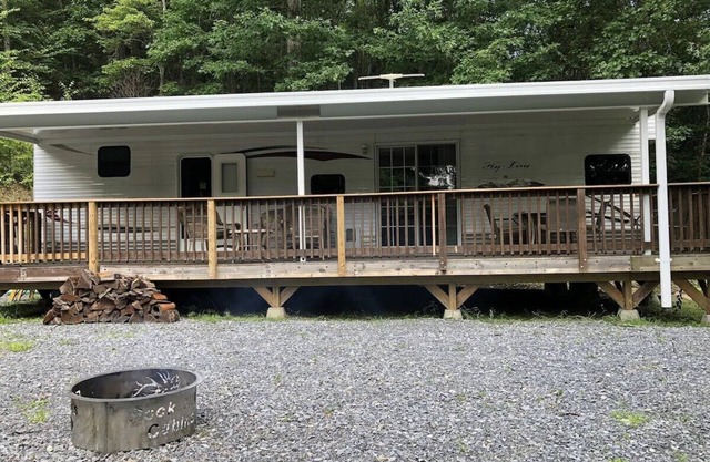 Rock Hill Cabins - Eagle's Nest