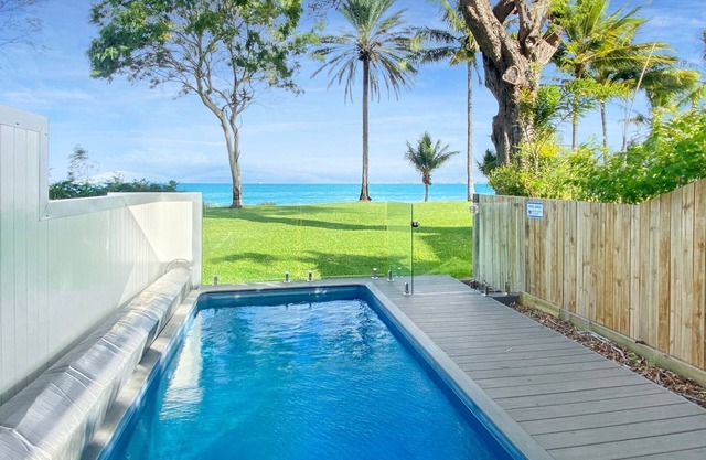 Rock Salt Villa 1. Situated on the foreshore at Picnic Bay