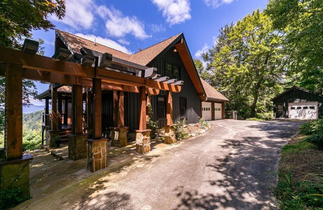 Rockcliff Retreat