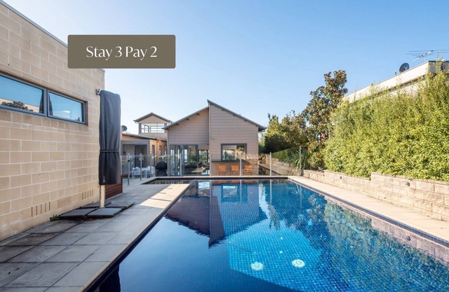 Rockleigh Bay - Gas Heated Spa and Solar Heated Pool