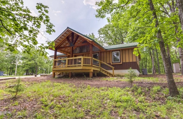 Rocky Top Cabin - a lakeside hidden gem