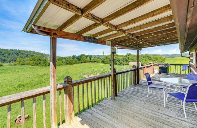 Rogersville Barn Apartment on 27 Acres w/Pond!