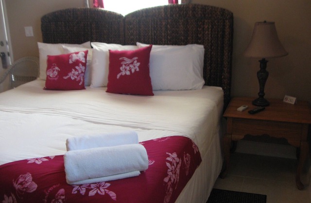 Rolle's Place Cabanas/Fresh Creek Newest Property on Andros! WiFi
