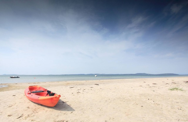 Romantic Beach Front CaraPod with Hot Tub - Kintyre