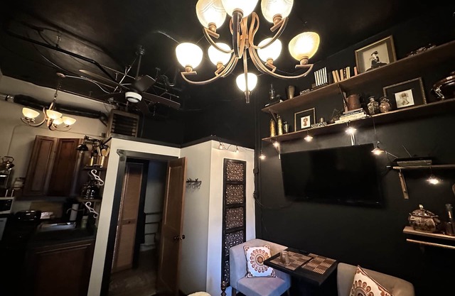 Romantic Copper ROOM at historic 123 S Washington