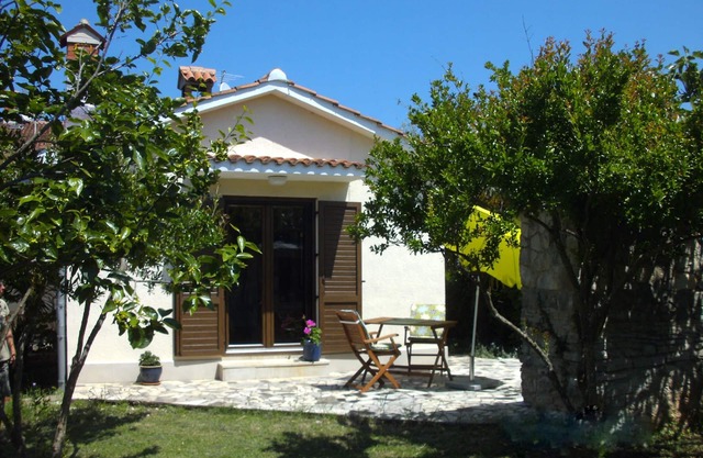 romantic cottage for 2 persons