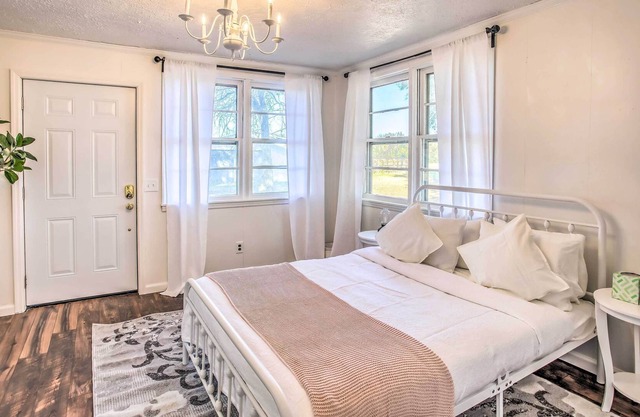 Romantic cottage -- near Myrtle Beach