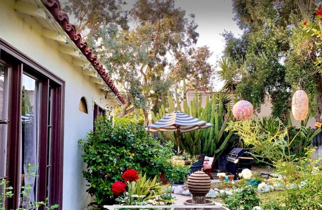Romantic cottage with amazing garden