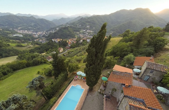 Romantic cozy apartment with great view on the valley and swimming pool