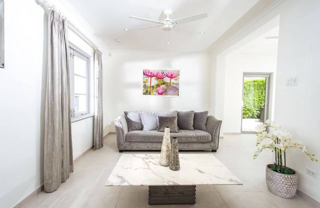 Romantic Getaway - Villa at St. James (1 bed)
