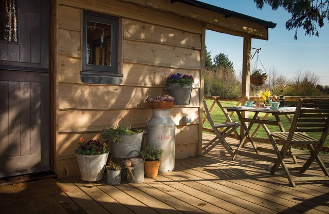 Romantic glamping cabin near beautiful Rye