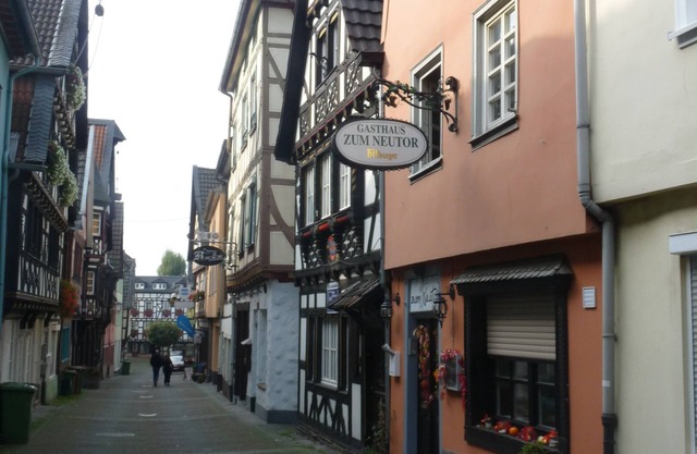 romantic living in the colorful city on the Rhine, Linz (near Bonn and Cologne)