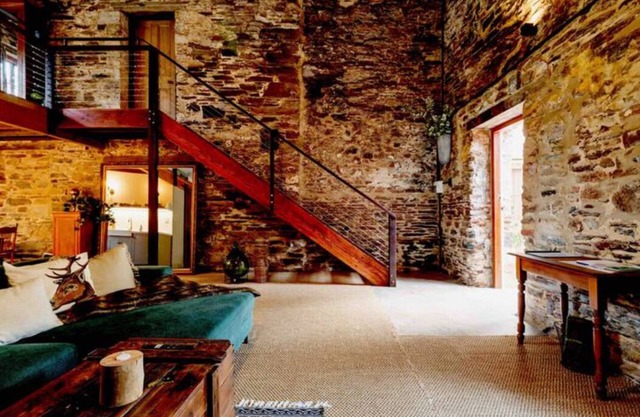 Romantic Loft Stays - Adelaide Hills - Randell's Mill - Tuscan Rustic