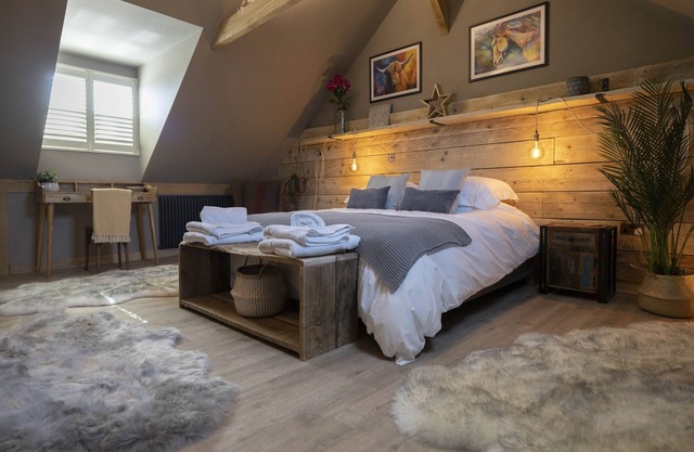 Romantic luxury barn in quaint countryside village