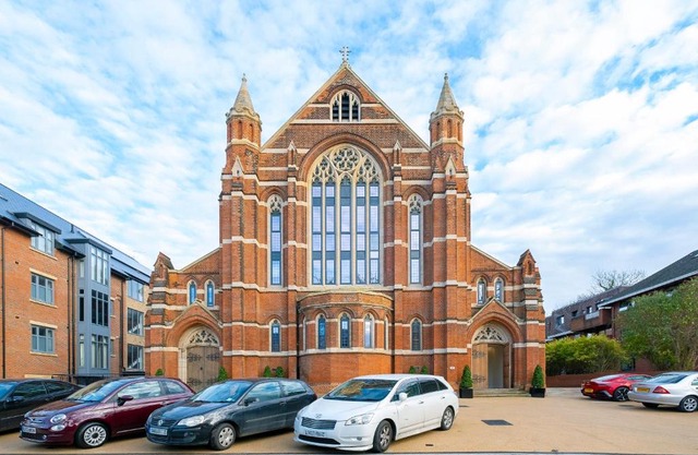 Romantic luxury Church getaway - with Boutique D&M Serviced Accommodation