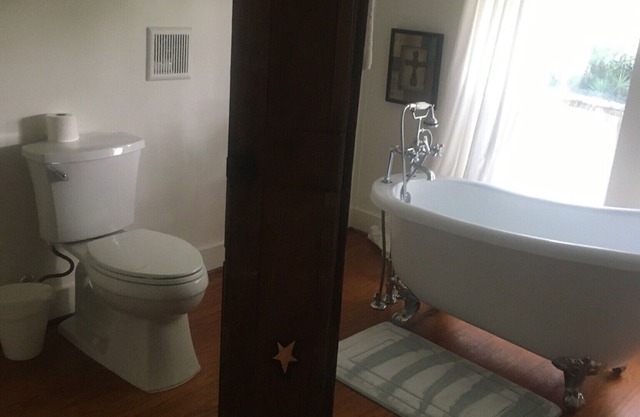 Romantic Slipper Tub
