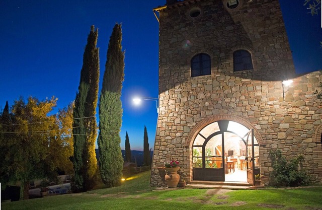 Romantic Stone Apartment with Pool and close to Seaside
