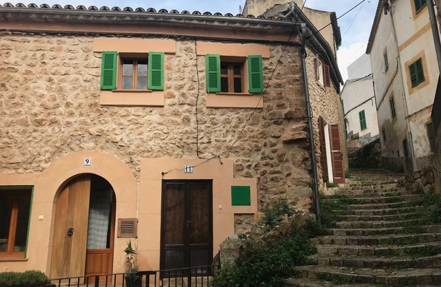 Romantic village house - picturesque location, extensively renovated