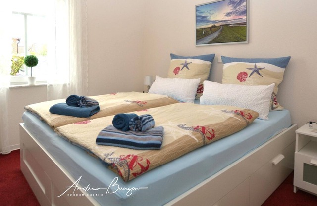 Room 1, DB, shared shower/toilet, 1 bedroom - guest room Lütje Huske