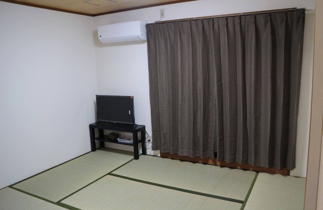 Room 304 1 minute walk from Abiko Station on the /Osaka Ōsaka