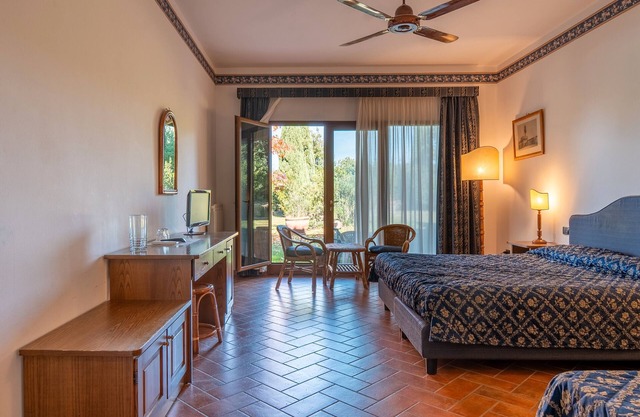 Room '72 H Fattoria Degli Usignoli Doppia' with Shared Pool, Wi-Fi and Air Conditioning