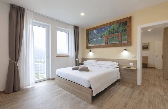 Room 'Camera G Beige' with Lake View, Shared Terrace and Wi-Fi